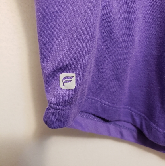 Fabletics scoop neck top - size L - Picture 4 of 5